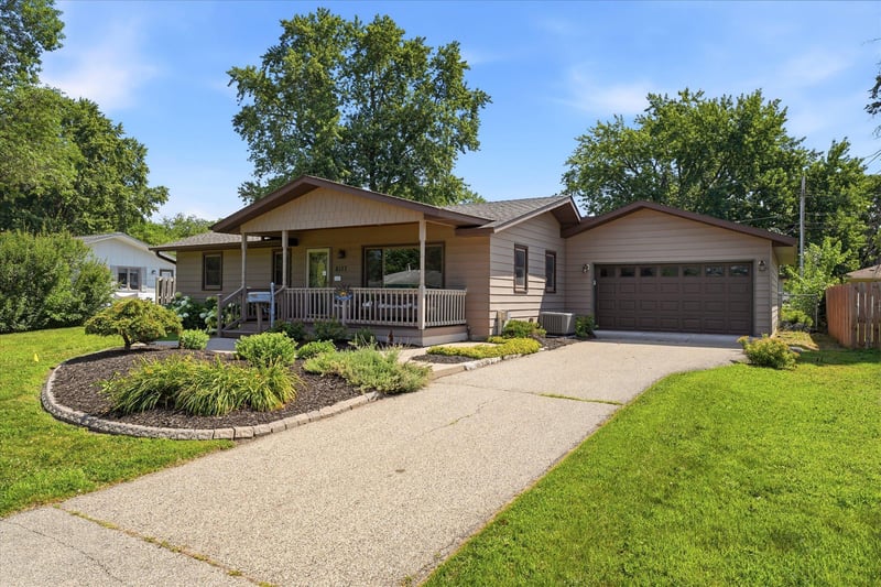 8137 16th Ave S, Bloomington, MN 55425