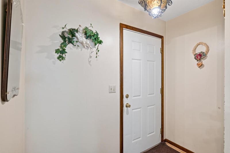 8292 Indian Blvd S, Cottage Grove, MN 55016