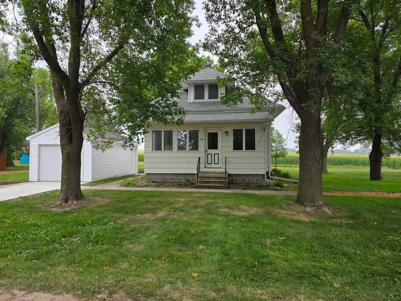 104 Bertha Ave S, Ihlen, MN 56164