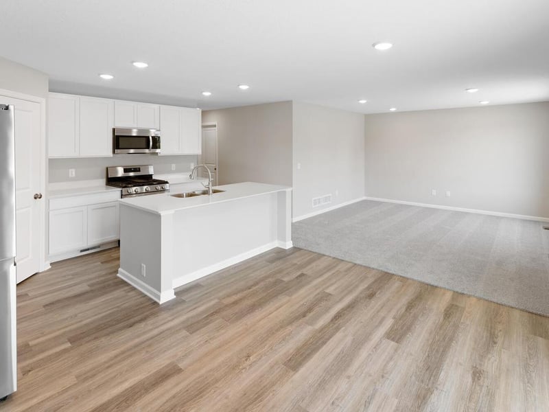 1815 Pierce St S, Cambridge, MN 55008