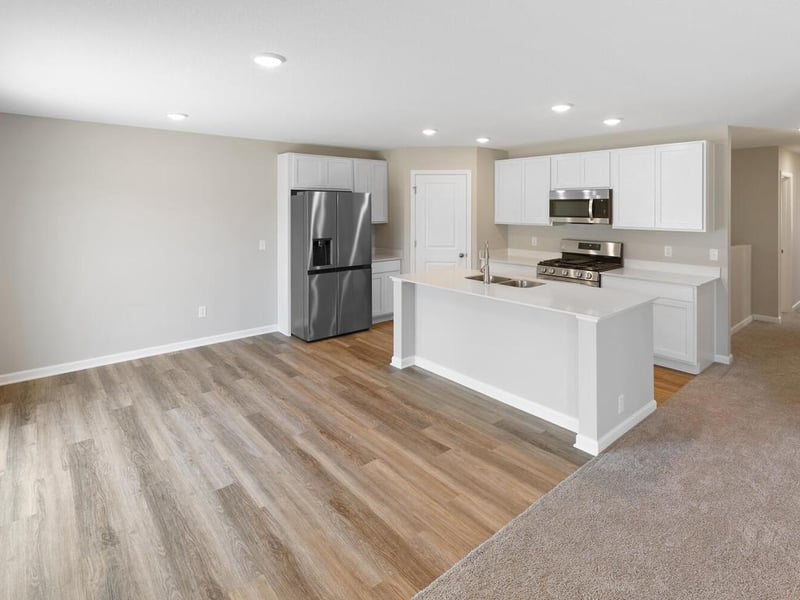 1815 Pierce St S, Cambridge, MN 55008