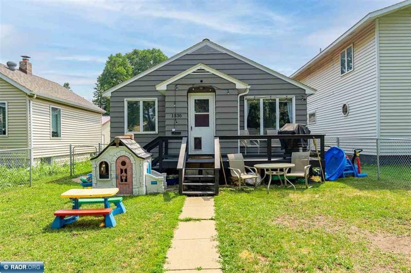 1530 11th St S, Virginia, MN 55792