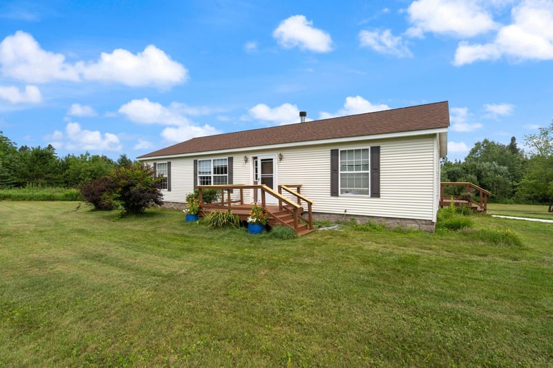 6761 Homestead Rd, Duluth, MN 55804