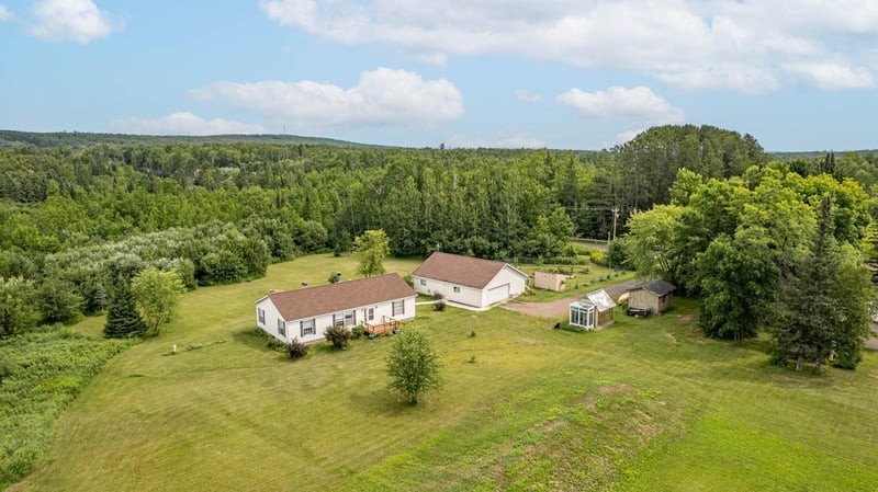 6761 Homestead Rd, Duluth, MN 55804
