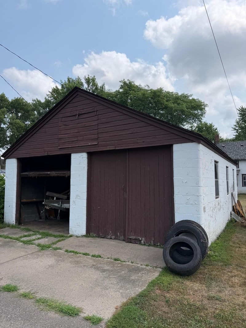 212 5th St SE, Little Falls, MN 56345