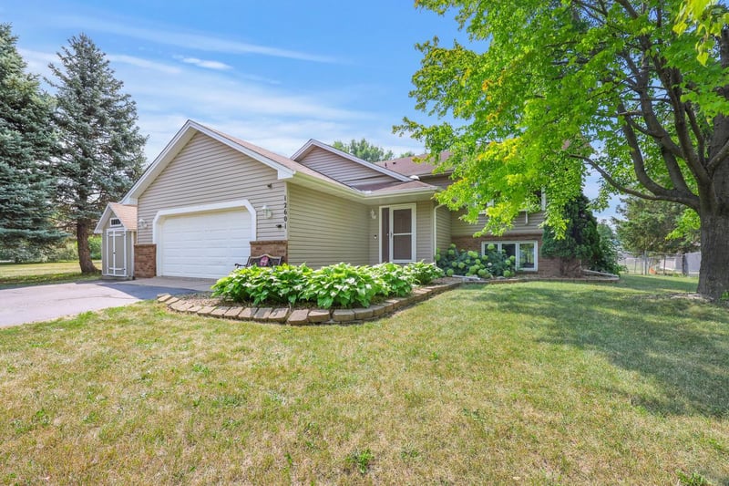 12601 92nd Pl N, Maple Grove, MN 55369
