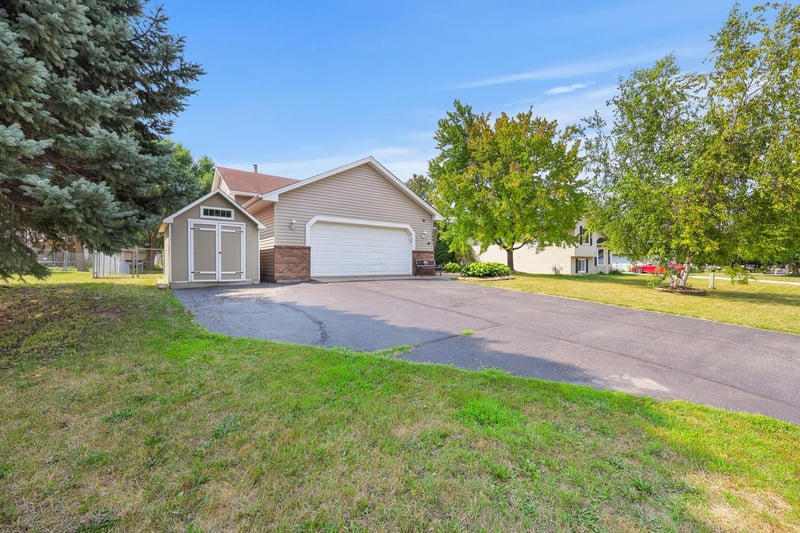 12601 92nd Pl N, Maple Grove, MN 55369
