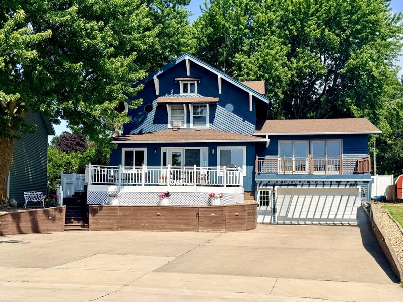 506 W Lake Ave, Worthington, MN 56187