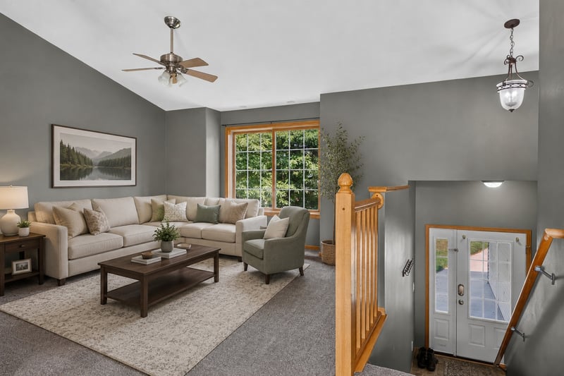 206 Hunters Ct, Eagle Lake, MN 56024