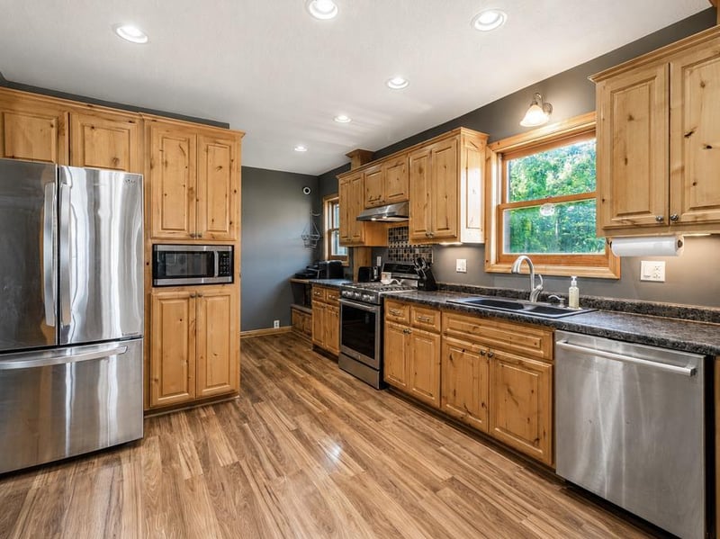 1024 Le Center St, Le Center, MN 56057