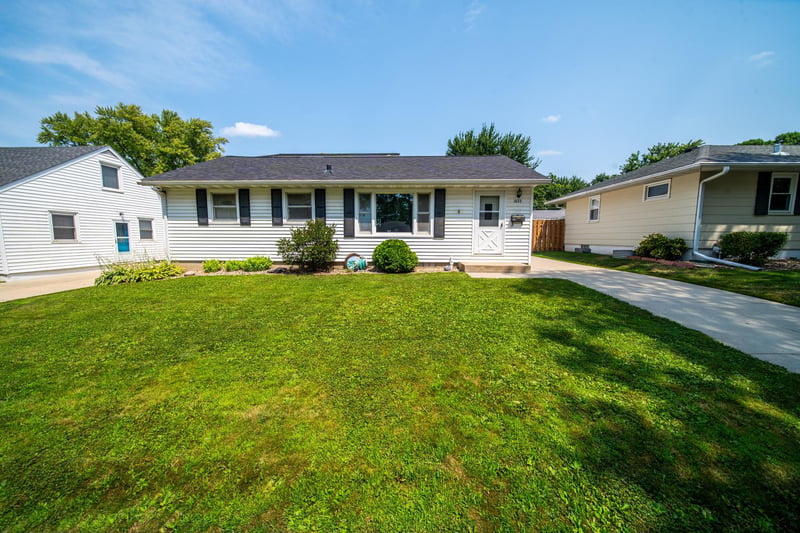 1853 16 1/2 St Nw, Rochester, MN 55901