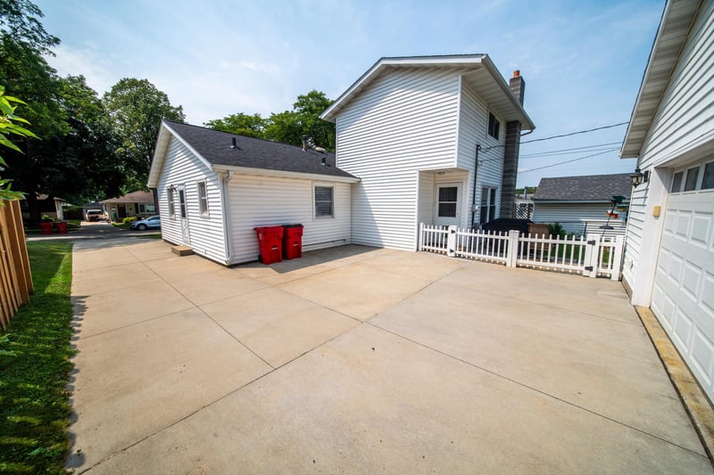 1853 16 1/2 St Nw, Rochester, MN 55901