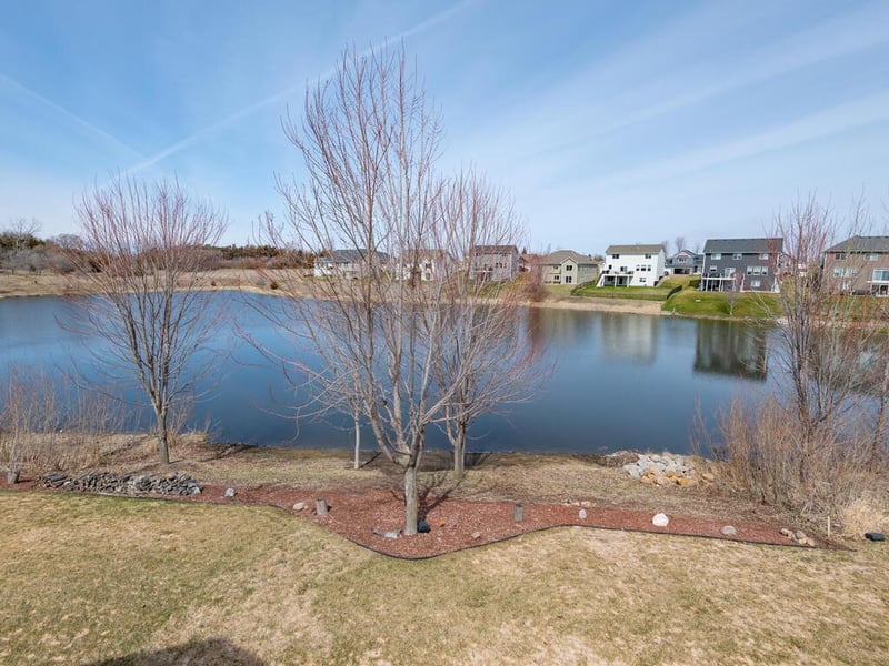 1048 Shoreview Dr, Jordan, MN 55352