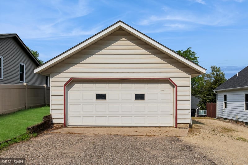 514 4th St S, Cannon Falls, MN 55009
