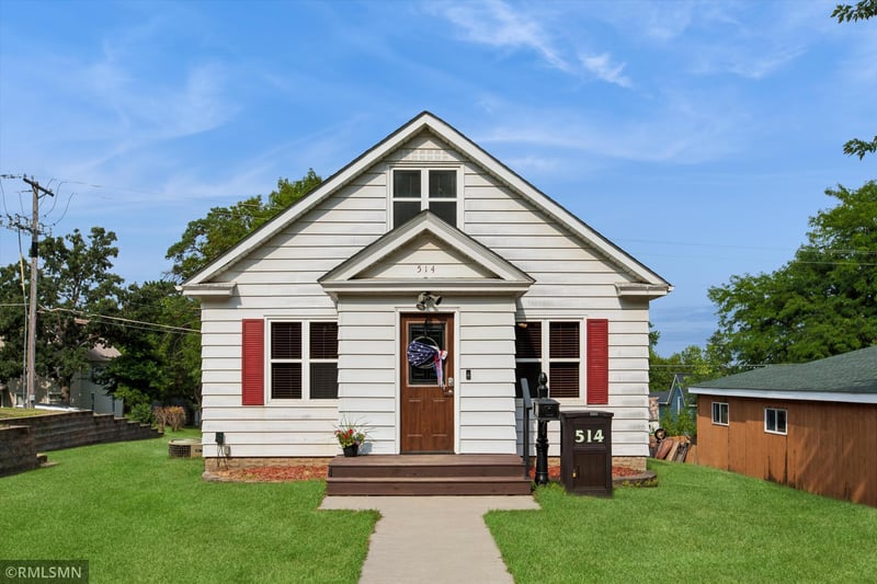 514 4th St S, Cannon Falls, MN 55009