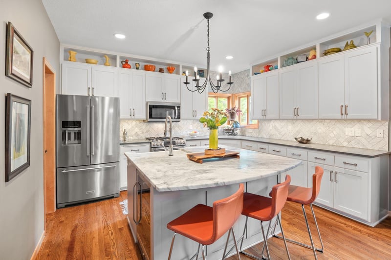 1869 White Oak Dr, Chaska, MN 55318