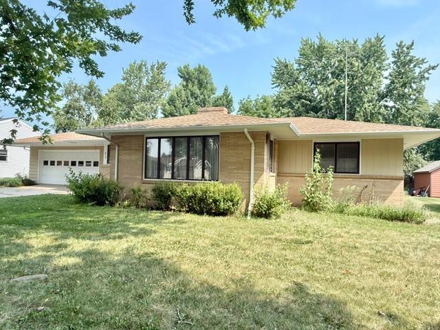 819 E Meadow Ln, Redwood Falls, MN 56283
