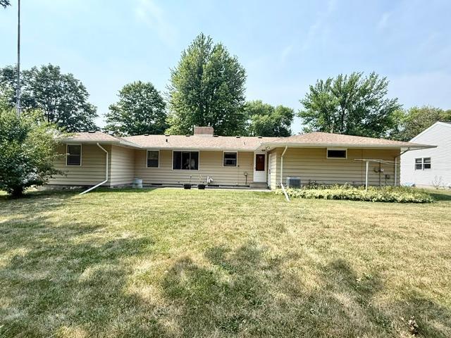 819 E Meadow Ln, Redwood Falls, MN 56283