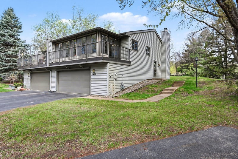 1472 Arden View Dr, Arden Hills, MN 55112
