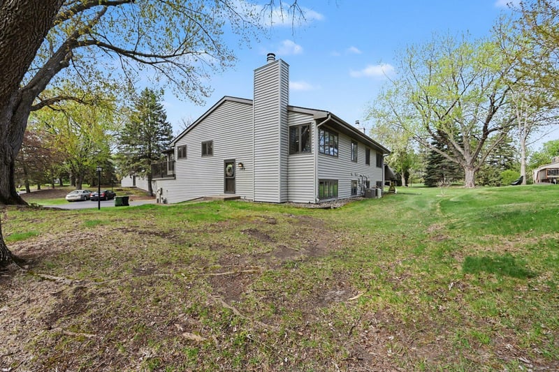 1472 Arden View Dr, Arden Hills, MN 55112