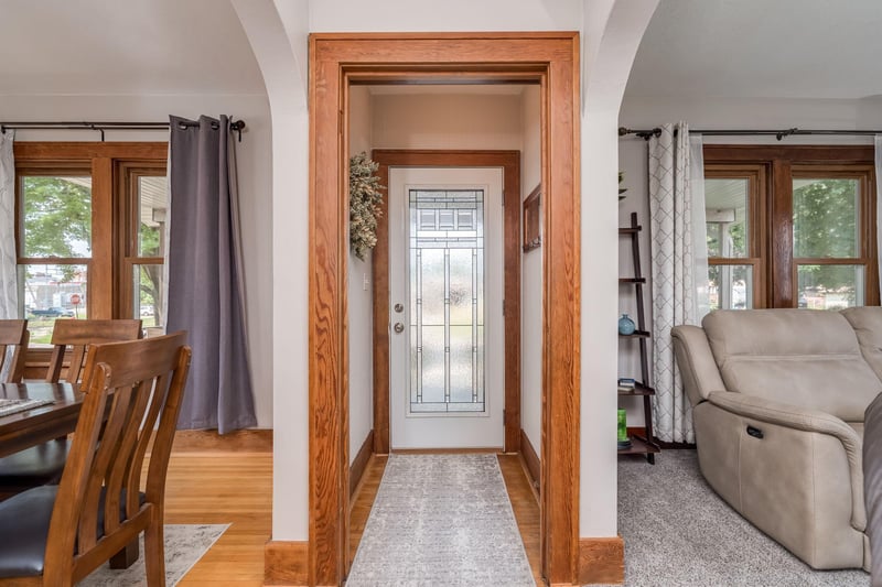 303 N Market St, Janesville, MN 56048