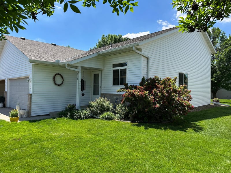 1507 Dublin Ct, Shakopee, MN 55379