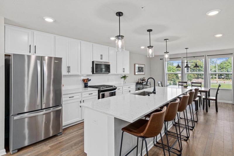 644 Village Dr, New Brighton, MN 55112