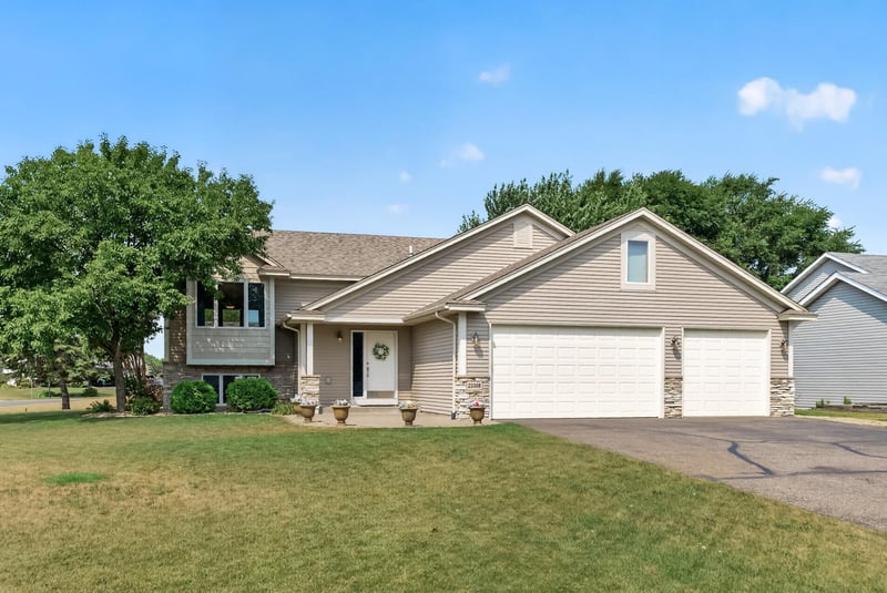 23308 Ivywood St NW, Saint Francis, MN 55070