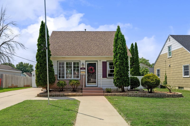 302 16th St SE, Austin, MN 55912
