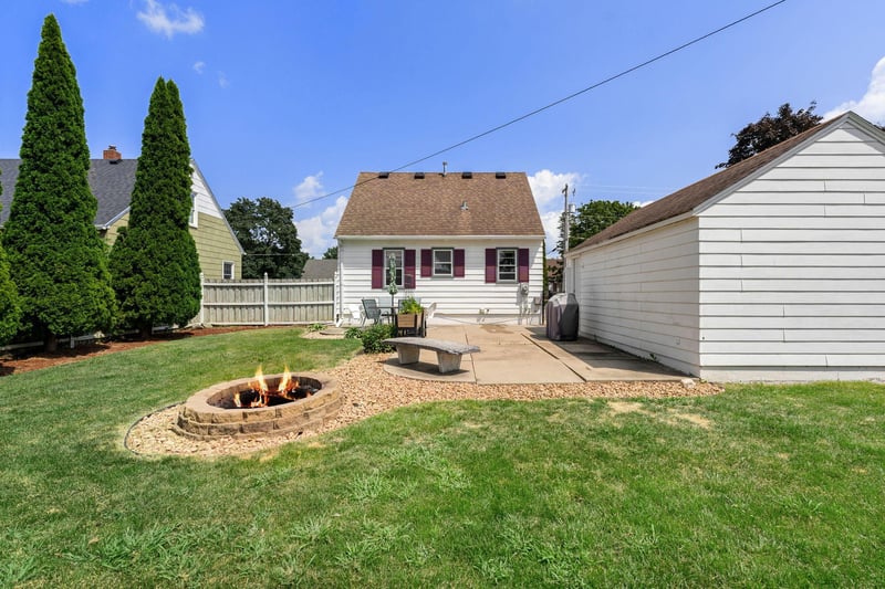 302 16th St SE, Austin, MN 55912