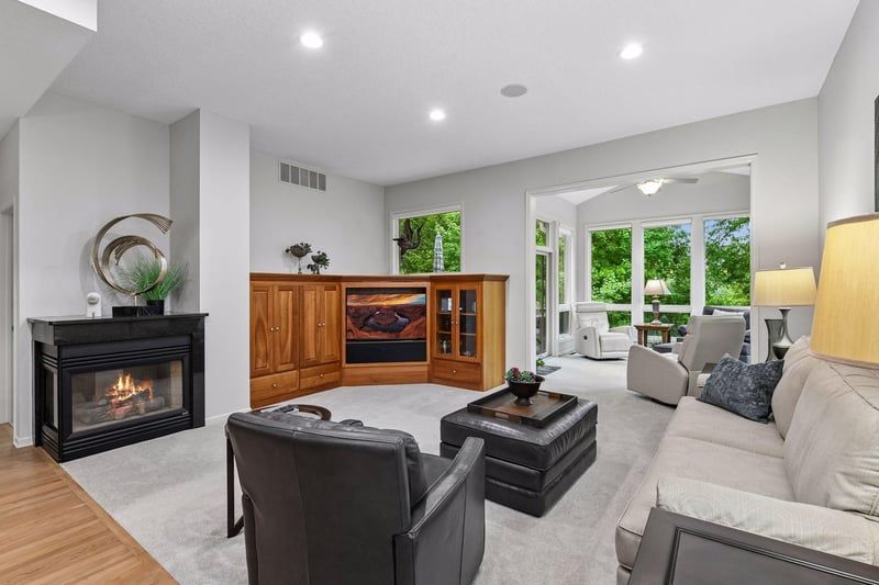 9377 Libby Ln, Eden Prairie, MN 55347
