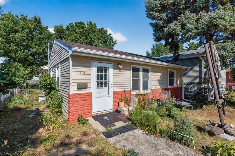 5111 James Ave N, Minneapolis, MN 55430
