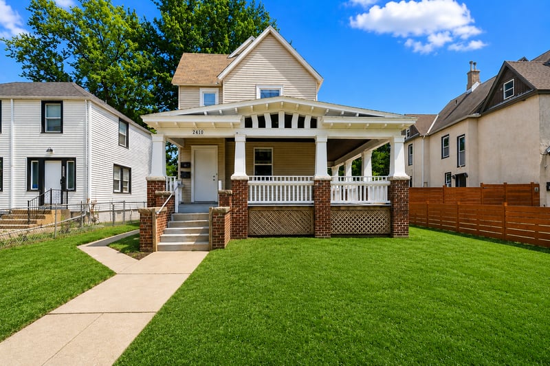 2410 James Ave N, Minneapolis, MN 55411