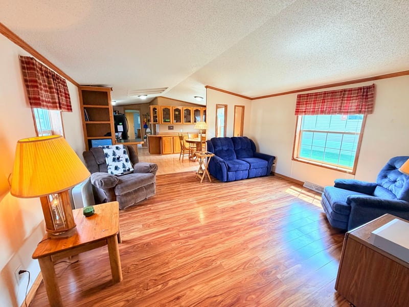 2204 Mockingbird Pl NW, Stewartville, MN 55976