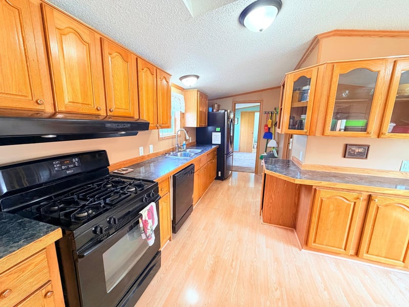 2204 Mockingbird Pl NW, Stewartville, MN 55976