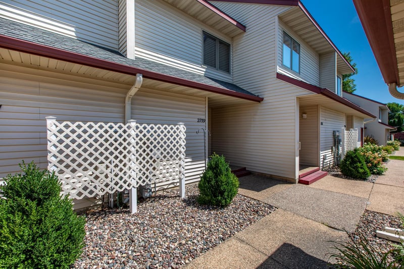 2759 Charles Ct NW, Rochester, MN 55901