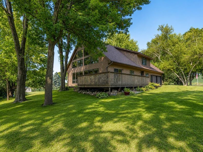 41748 E Shore Dr, Kilkenny, MN 56052
