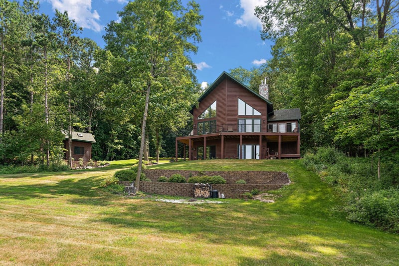1383A Bay View Dr, Saint Croix Falls, WI 54024