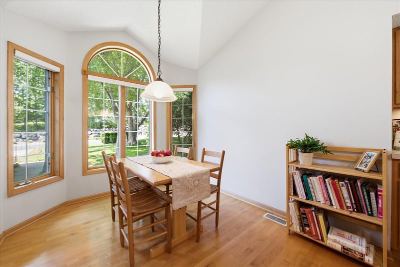 11137 Wyoming Rd S, Bloomington, MN 55438