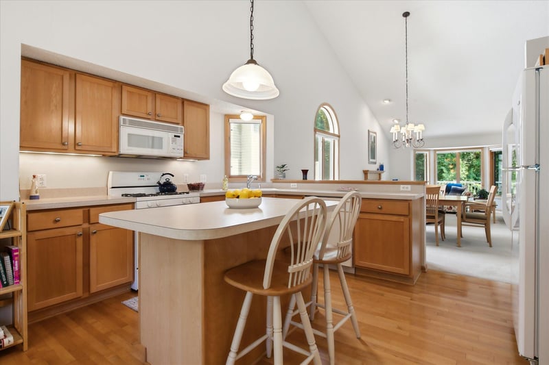 11137 Wyoming Rd S, Bloomington, MN 55438