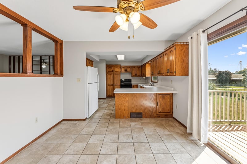 300 8th St NW, Plainview, MN 55964