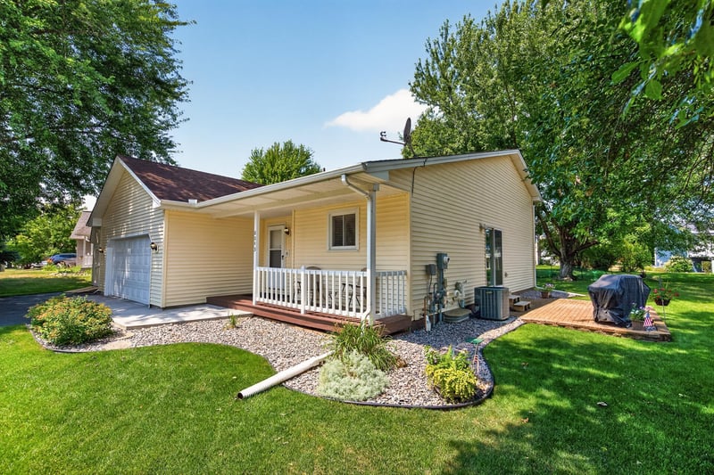 6043 Kalland Dr NE, Albertville, MN 55301