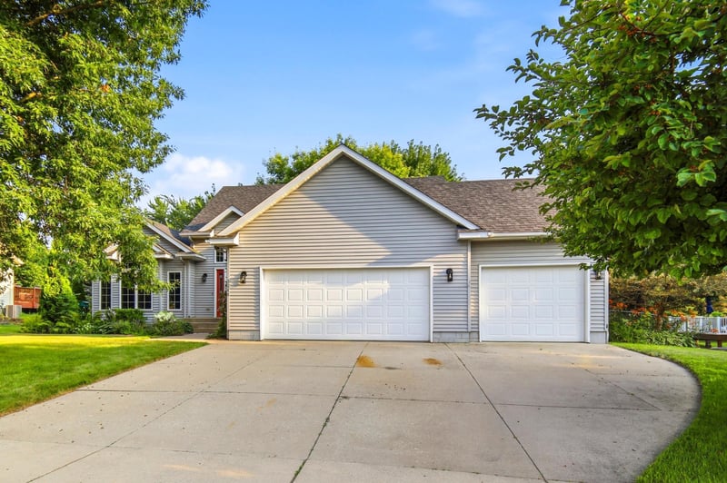 1688 Wedgewood Dr NE, Owatonna, MN 55060