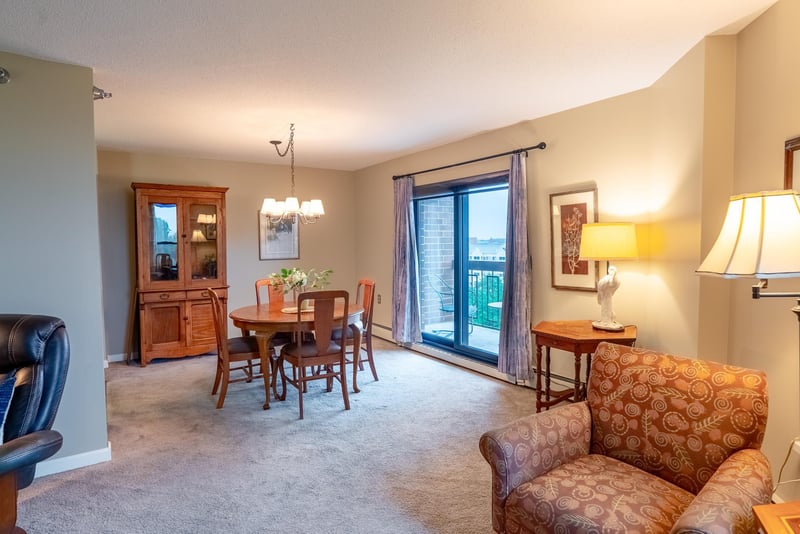 6615 Lake Shore Dr S #917, Richfield, MN 55423