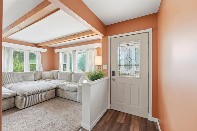 407 W Birch St, Saint Joseph, MN 56374