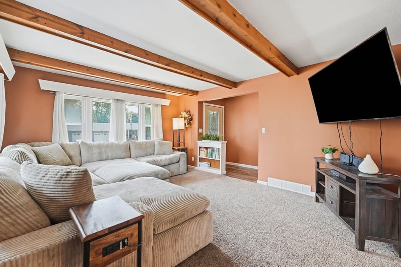407 W Birch St, Saint Joseph, MN 56374