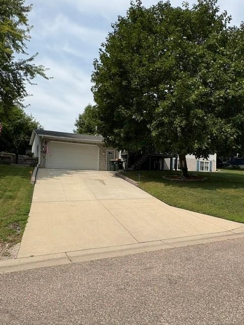 452 Kouwe St NW, Hutchinson, MN 55350