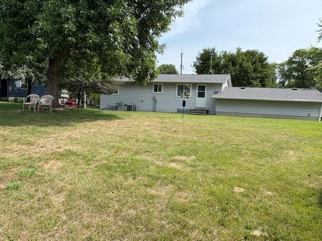 452 Kouwe St NW, Hutchinson, MN 55350