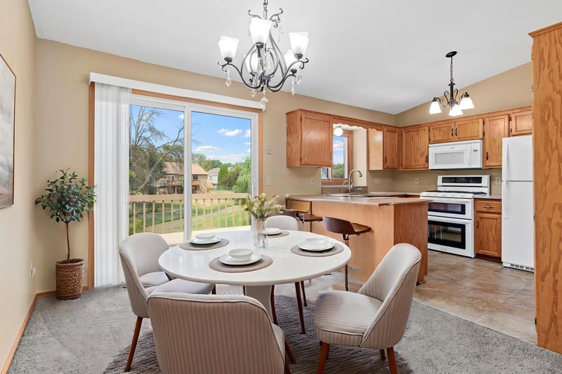 685 107th Ln NW, Coon Rapids, MN 55448