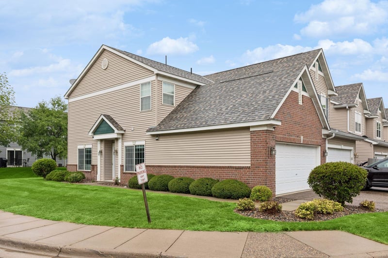 6889 Folkestone Rd #711, Apple Valley, MN 55124